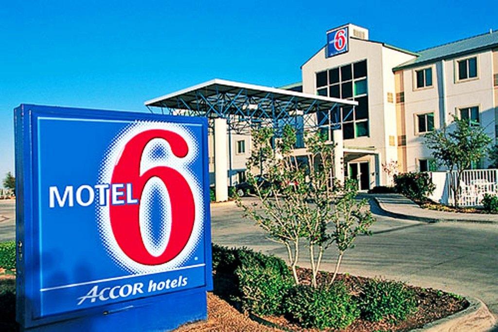 Motel 6 Portland OR