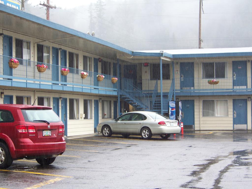 Economy Inn