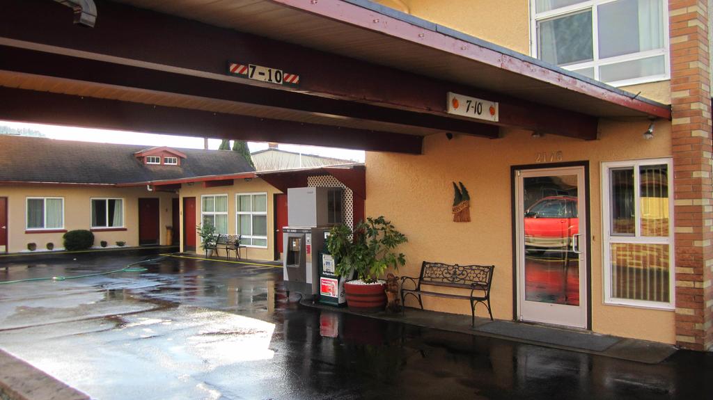 Fir Grove Motel