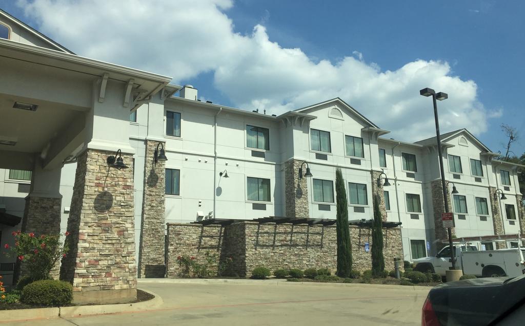 Best Western Plus DeSoto Inn and Suites