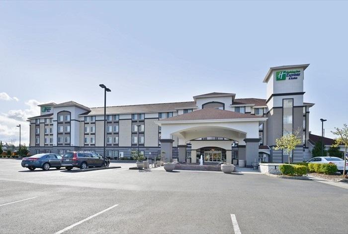 Holiday Inn Exp Stes Lakewood