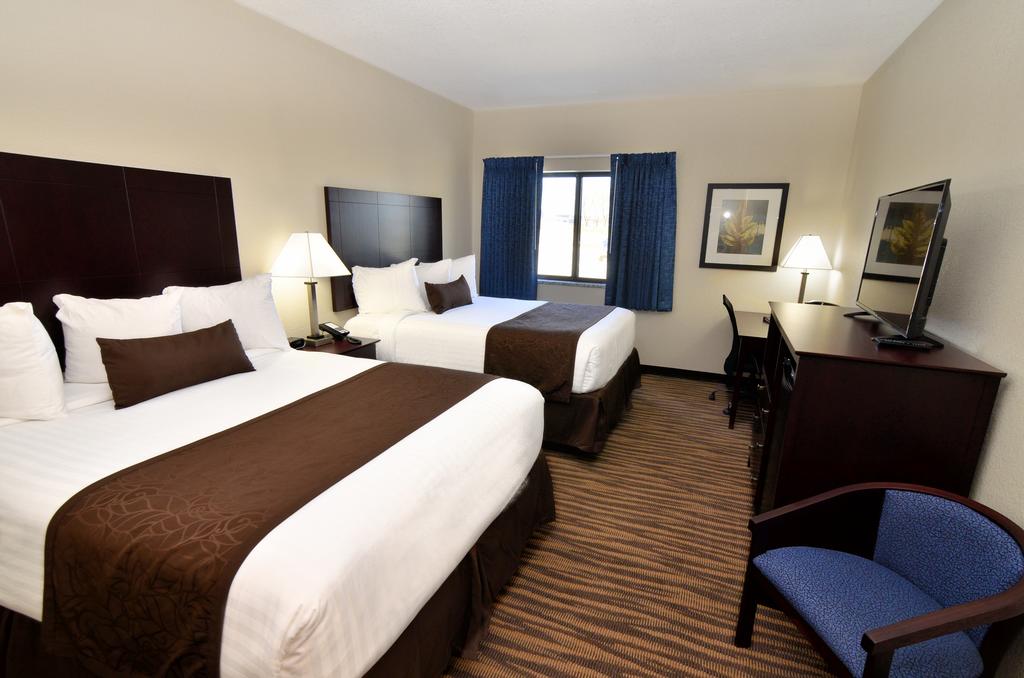 Boulders Inn and Suites Maryville