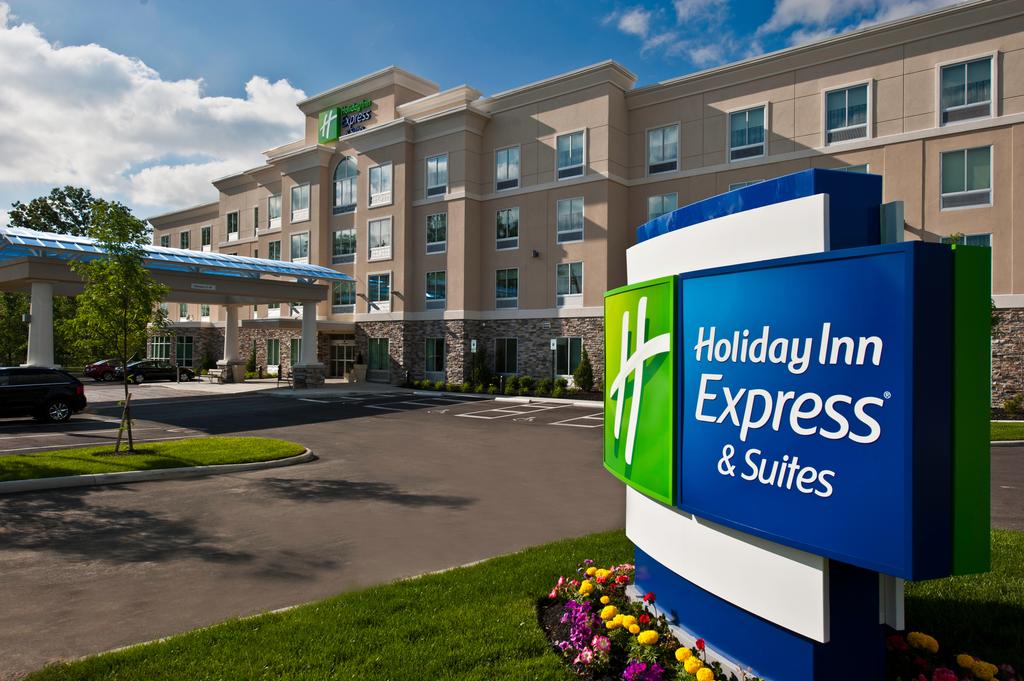 Holiday Inn Express and Suites Columbus-Easton