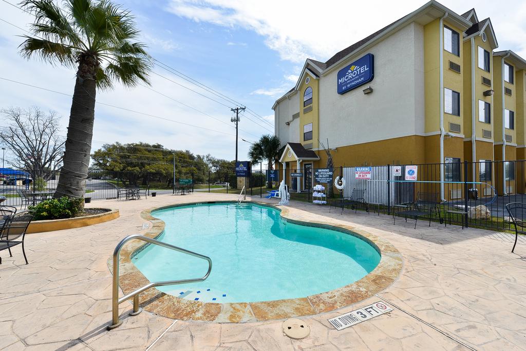 Microtel Inn and Suites by Wyndham New Braunfels