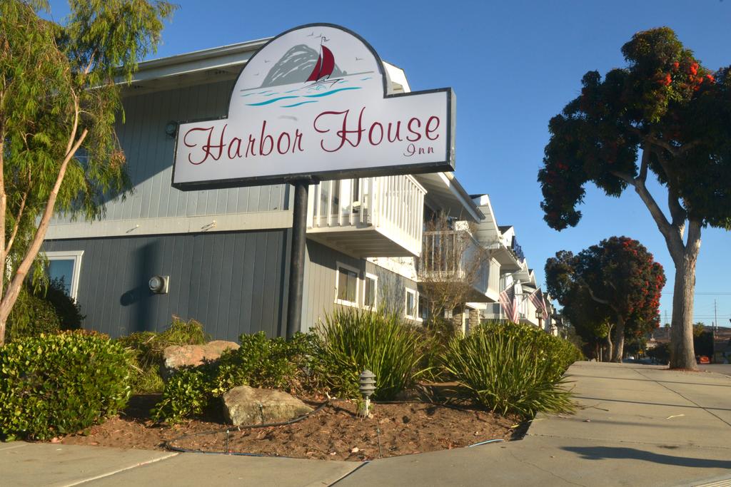 Harbor House Inn