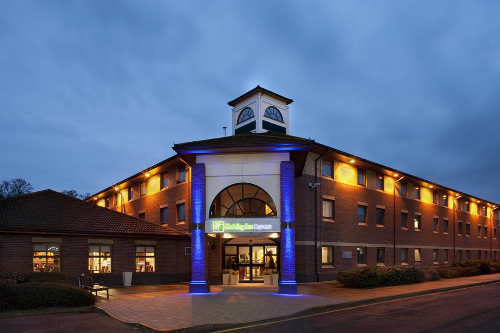 Holiday Inn Express Warwick - Stratford-upon-Avon