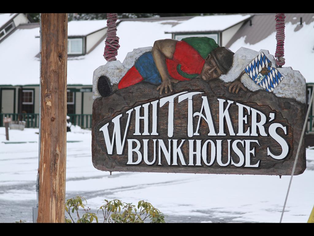 Whittakers Motel and Historic Bunkhouse