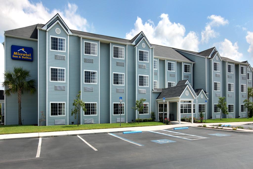 Microtel Inn and Suites by Wyndham Zephyrhills