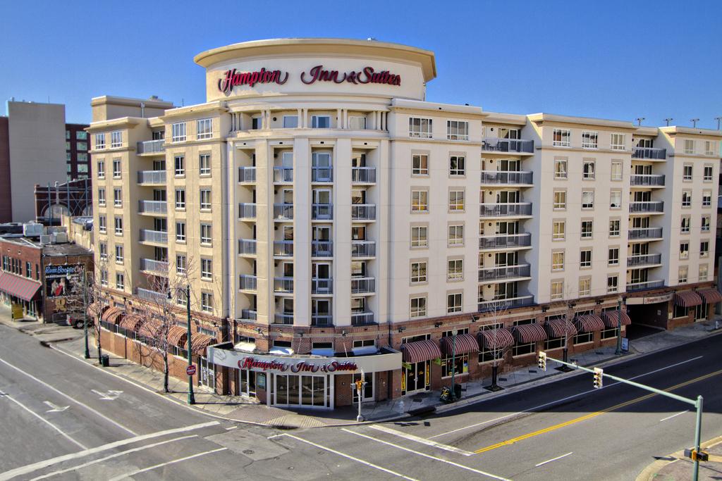 Hampton Inn and Suites - Beale Street