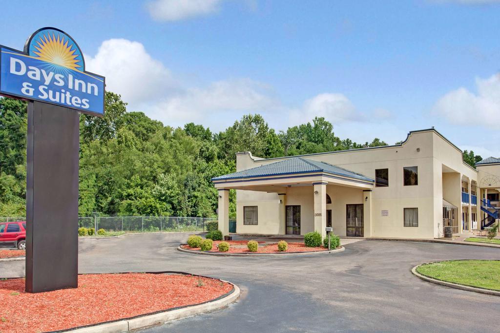 Days Inn And Suites