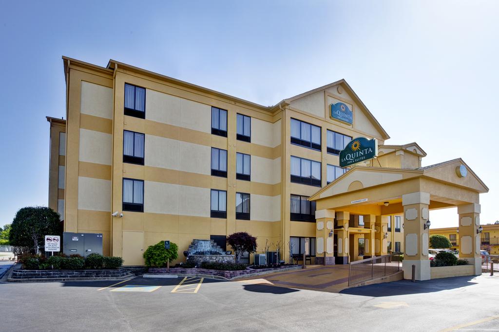 La Quinta Inn and Suites Memphis East-Sycamore View