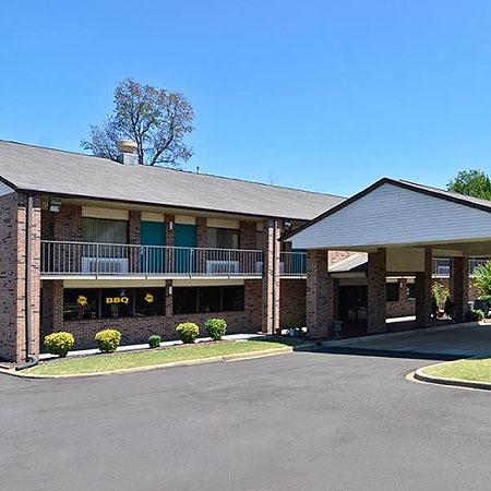 Travelers Inn and Suites - Memphis