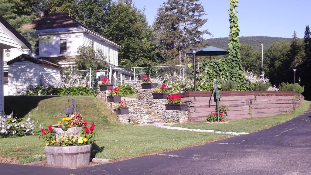 Profile Motel and Cottages