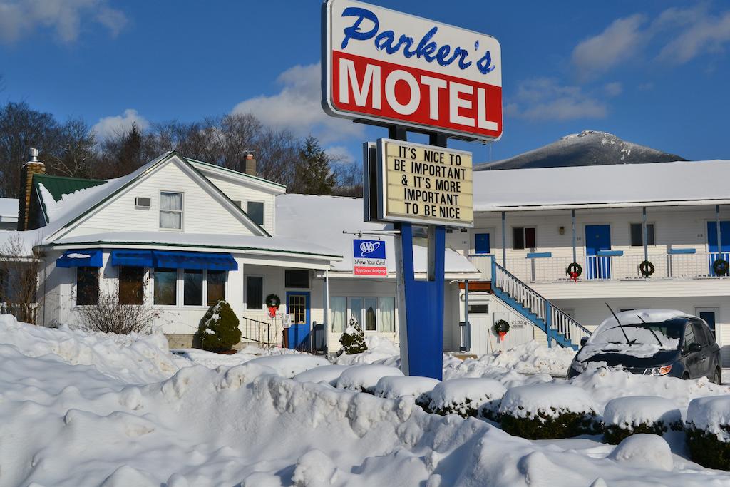 Parkers Motel