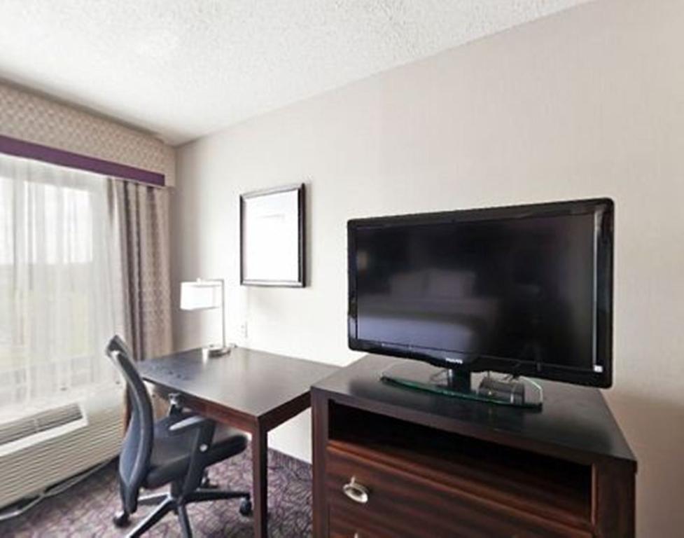 Holiday Inn Express Atlanta West - Theme Park Area