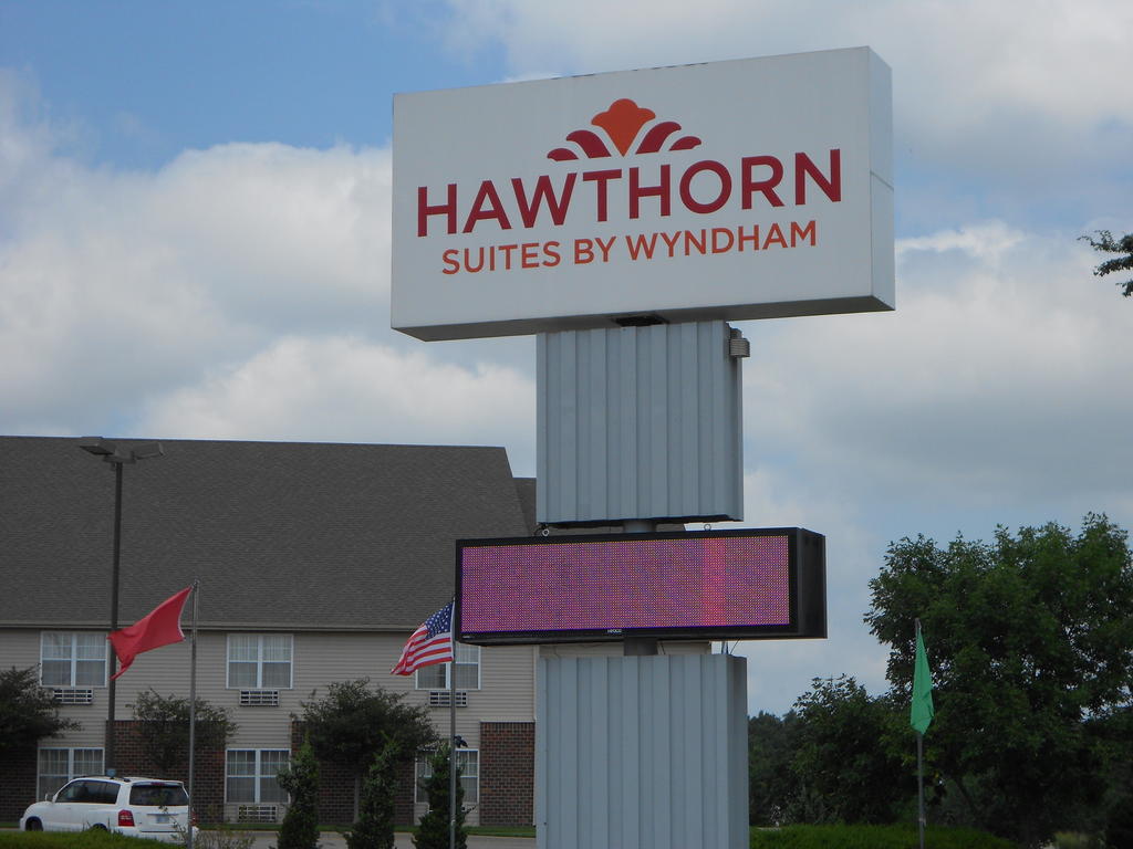 Hawthorn Suites Wichita West