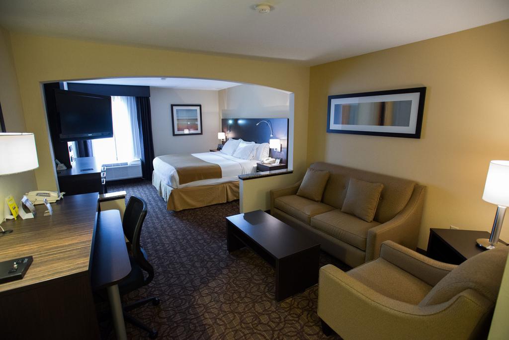 Holiday Inn Express And Suites