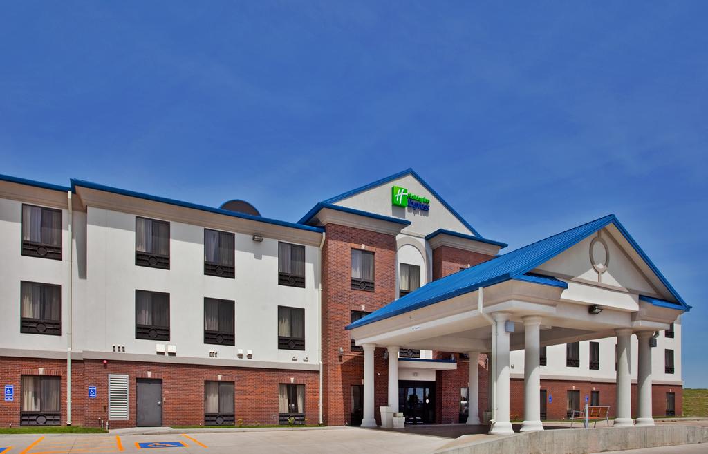 Holiday Inn Exp Ste Mcpherson