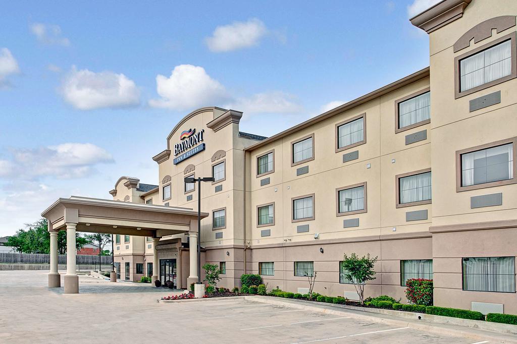 Baymont Inn and Suites Decatur TX