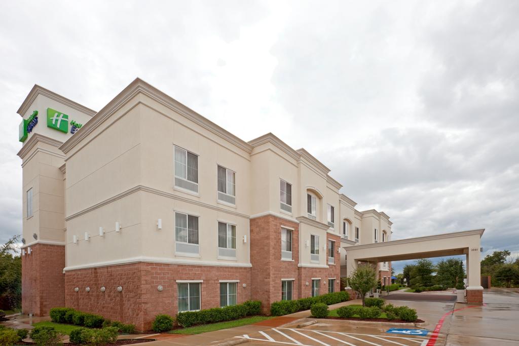 Holiday Inn Express Suites Decatur