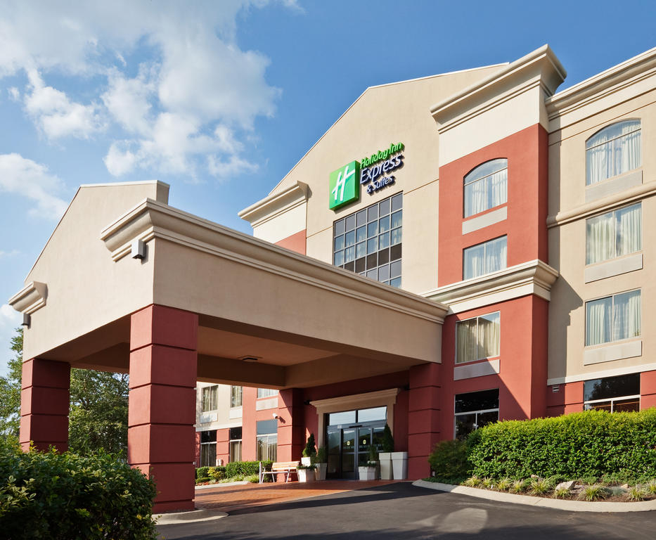 Holiday Inn Express Suites Murfreesboro