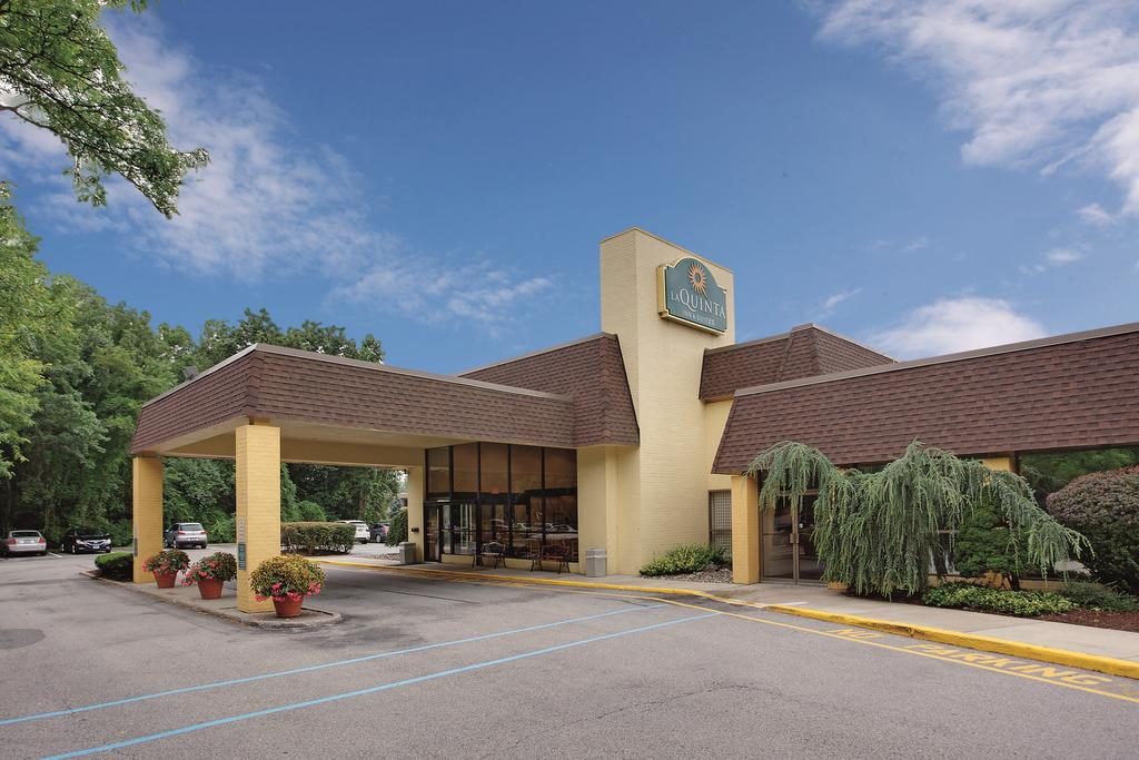 La Quinta Inn and Suites Armonk Westchester County Airport