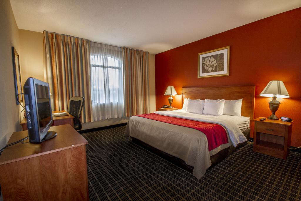 Clarion Inn and Suites Miami Airport