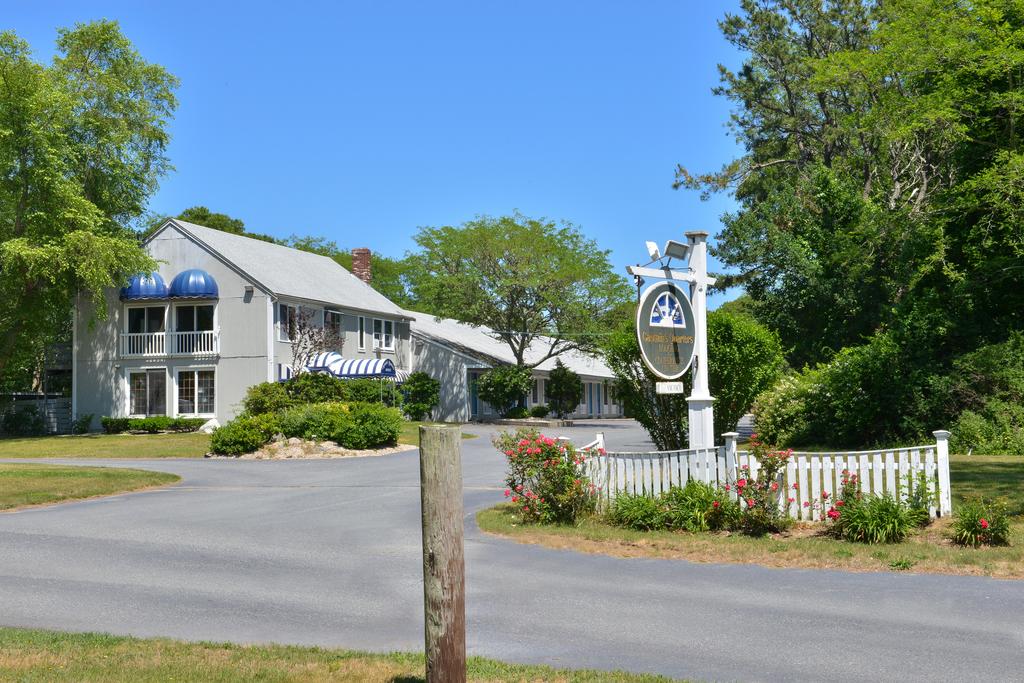 Captains Quarters Motel and Conference Center