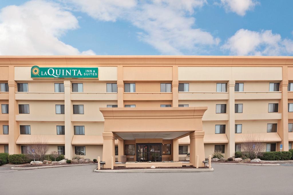 La Quinta Inn and Suites Mansfield