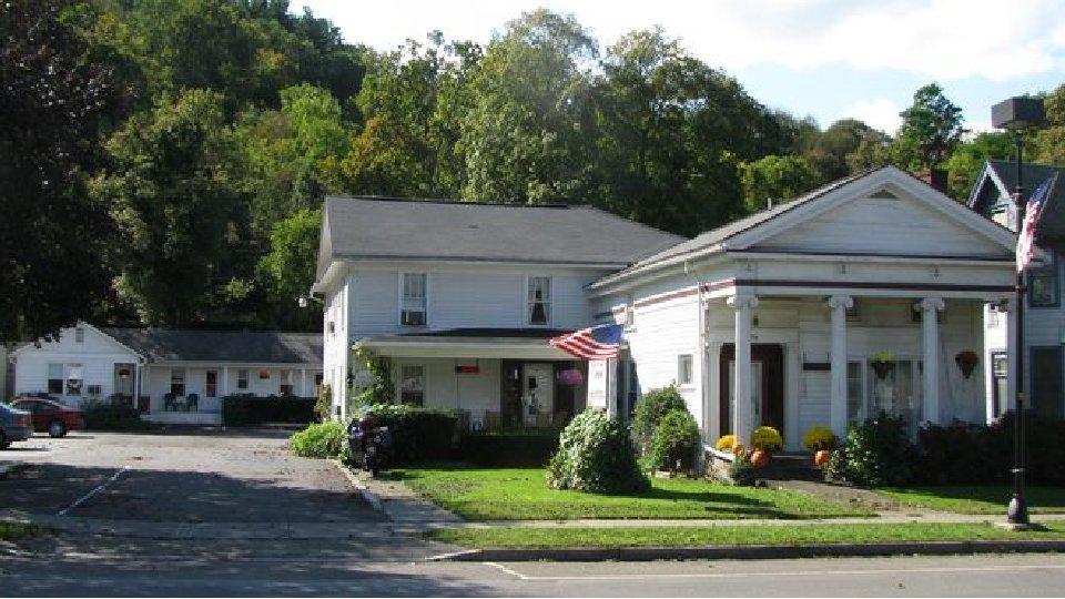 The Colonial Inn and Motel