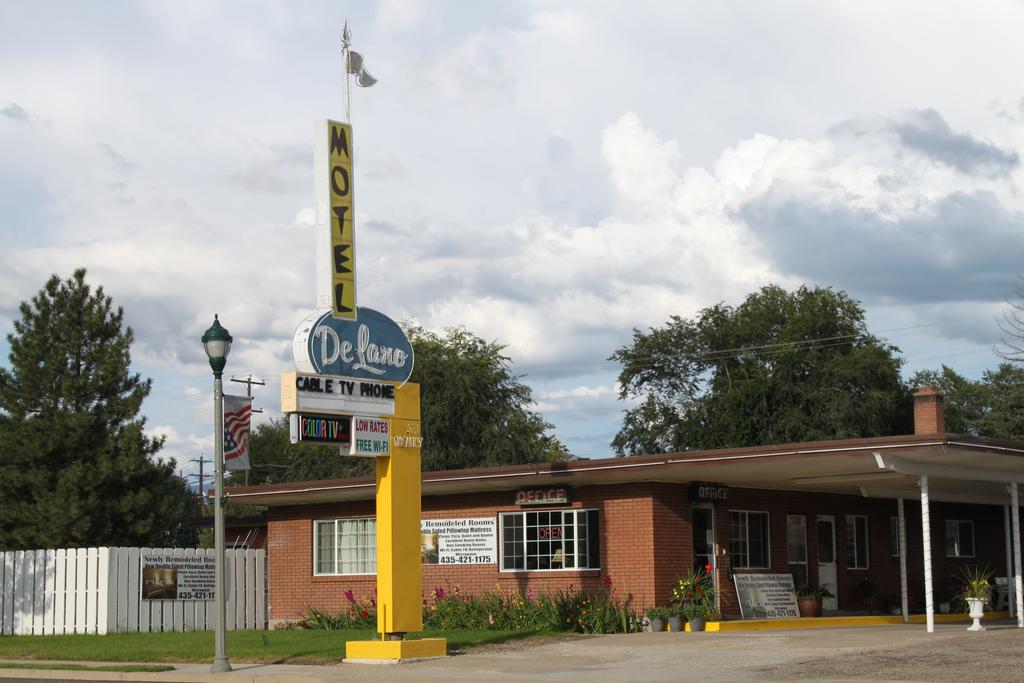 DeLano Motel