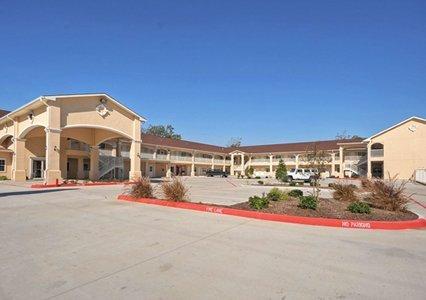 Econo Lodge Inn and Suites Bridge city