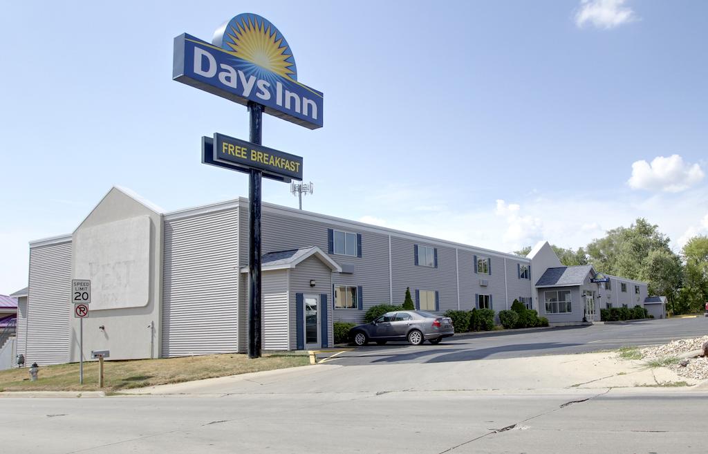 Days Inn Cedar Falls- Universi