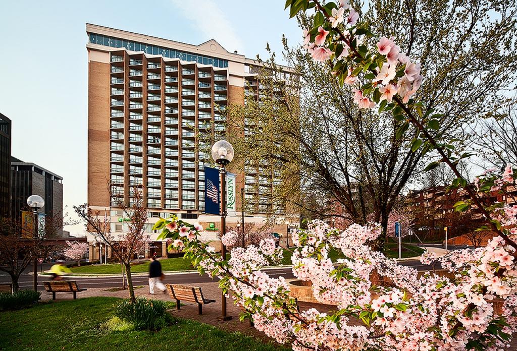 Holiday Inn Rosslyn Key Bridge