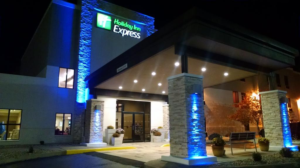 Holiday Inn Express Cloverdale