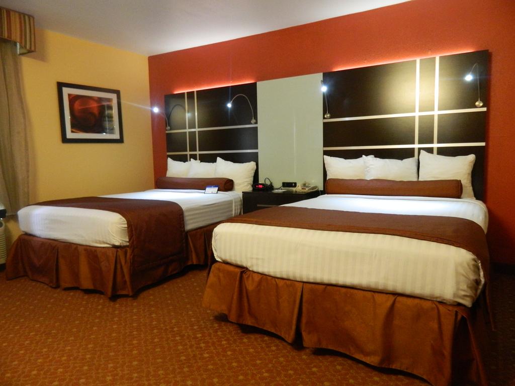 Best Western Plus Carlton Suites