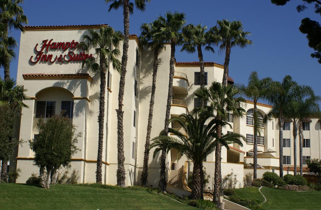 Hampton Inn and Suites Santa Ana-Orange County Airport