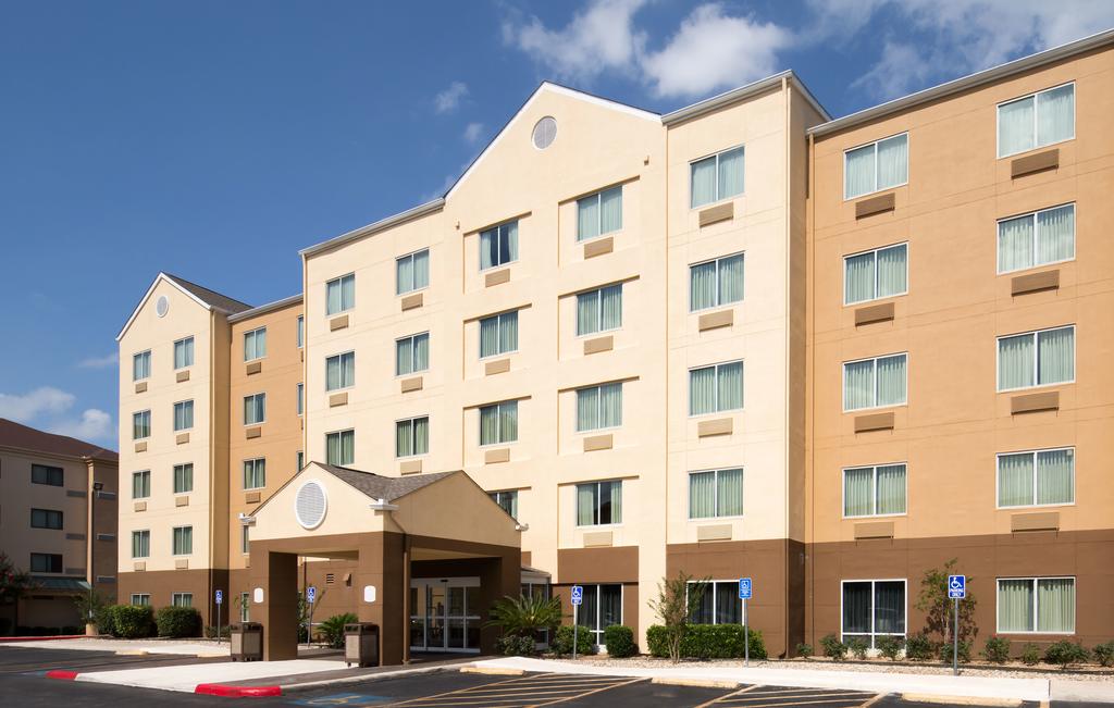 Fairfield Inn and Suites by Marriott San Antonio Airport-North Star Mall