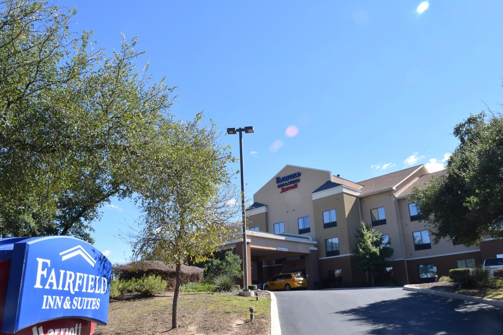 Fairfield Inn and Suites San Antonio SeaWorldWestover Hills