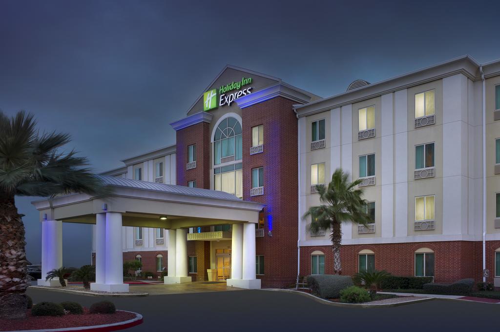 Holiday Inn Express Hotel and Suites - SeaWorld-Lackland