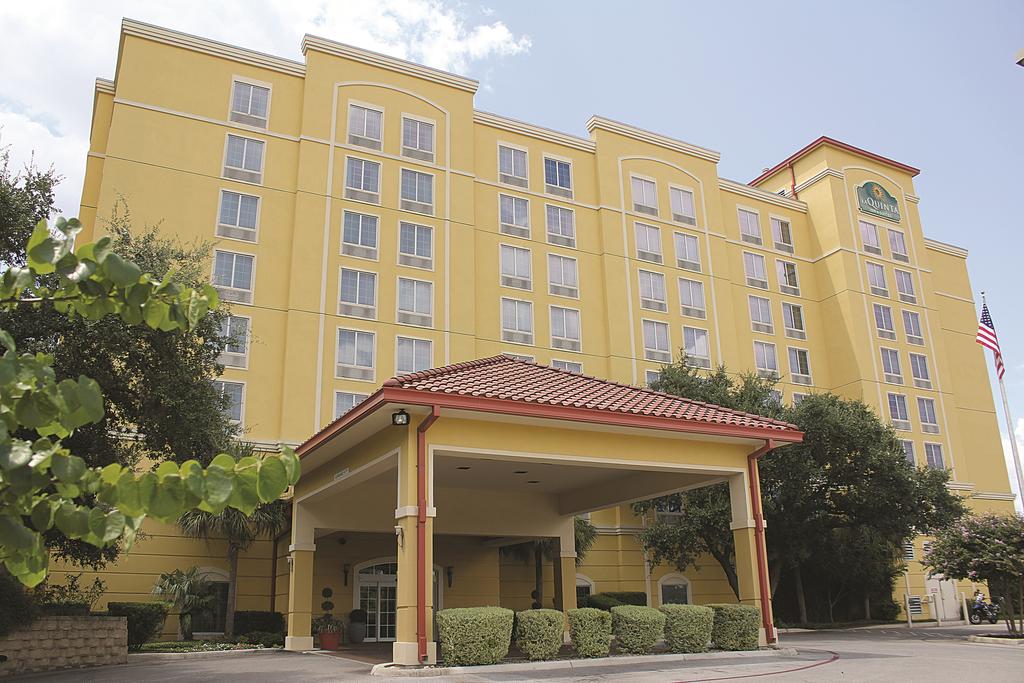 La Quinta Inn and Suites San Antonio Medical Center