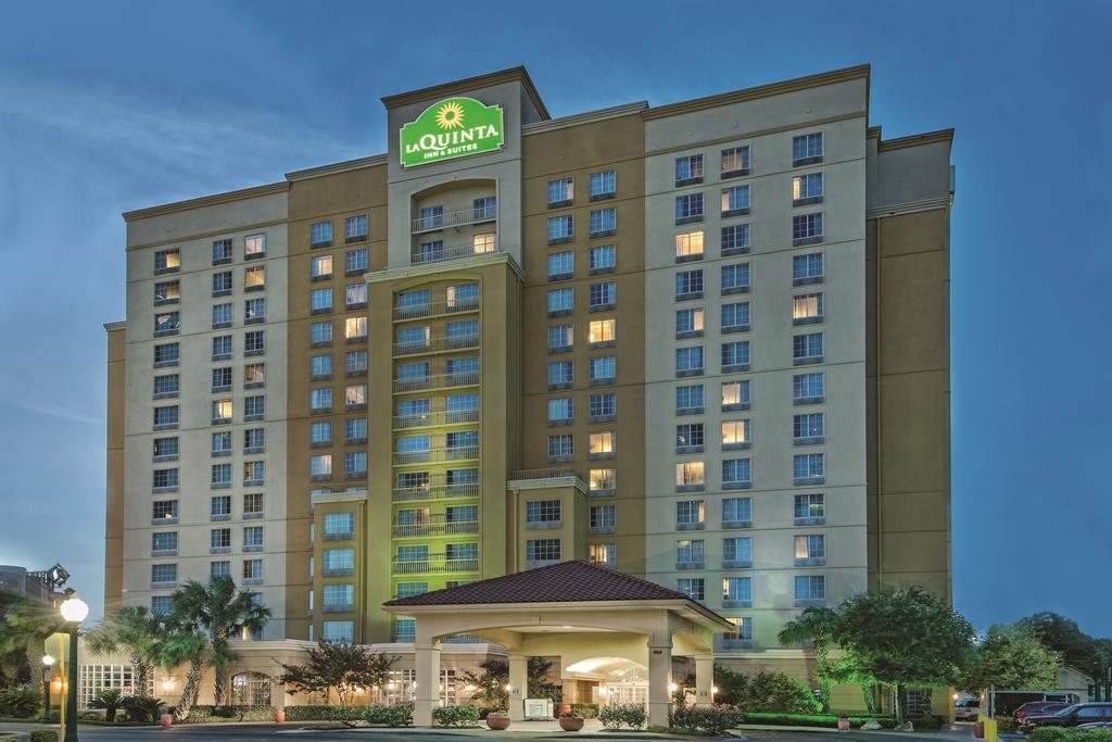 La Quinta Inn and Suites San Antonio Riverwalk