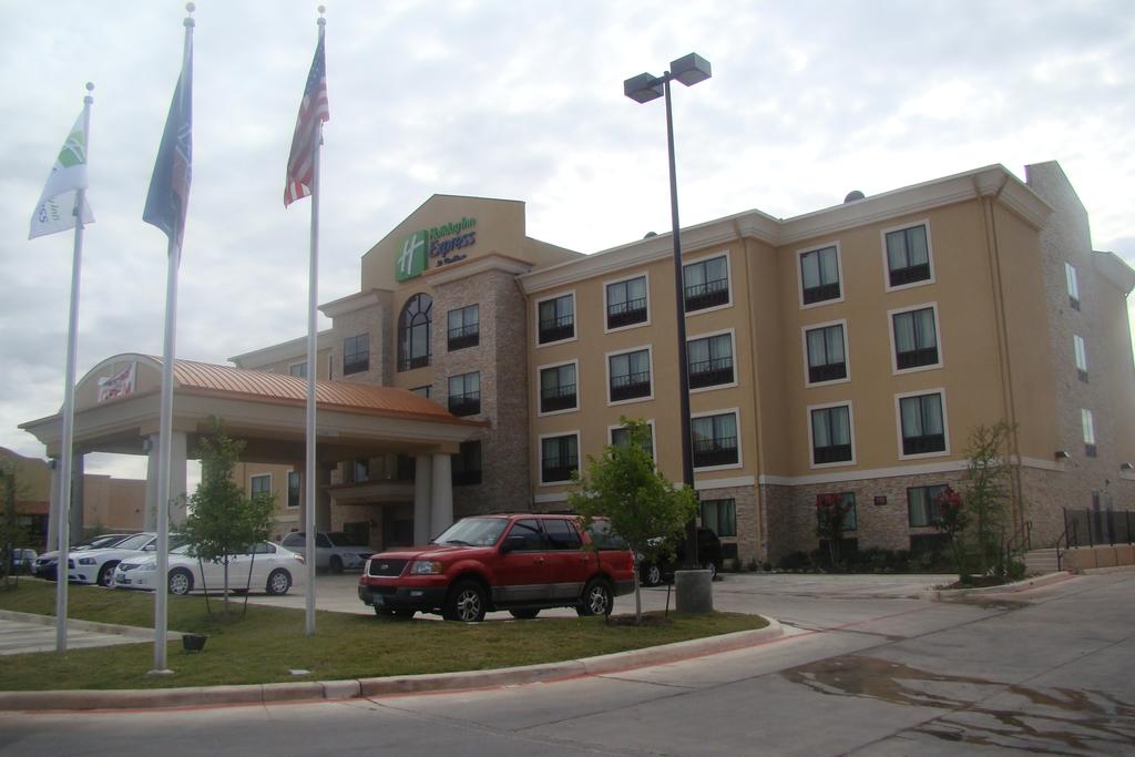 Holiday Inn Express Suites North West