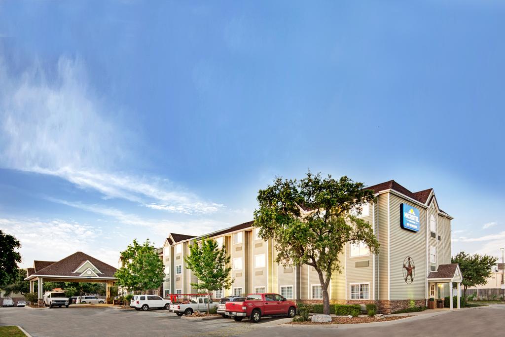 Microtel Inn and Suites by Wyndham San Antonio Airport North