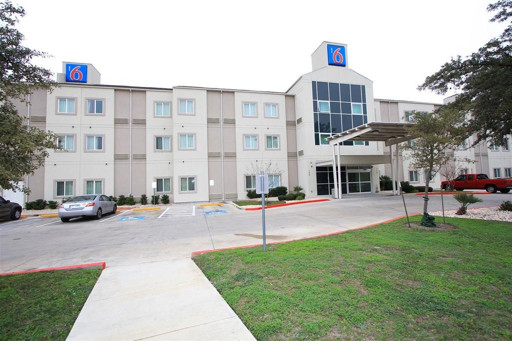 Motel 6 San Antonio TX