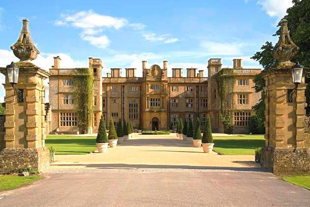 Eynsham Hall Hotel