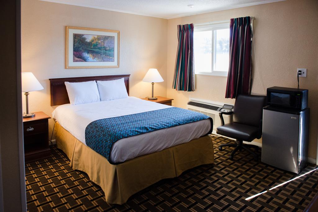 Grand View Plaza Inn and Suites