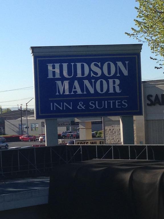 Hudson Manor Inn