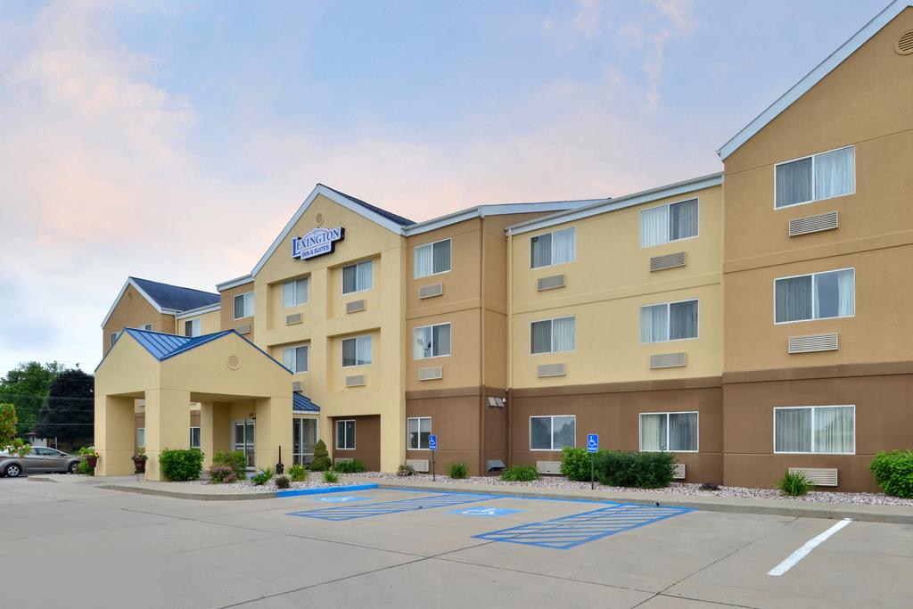 Lexington Inn and Suites