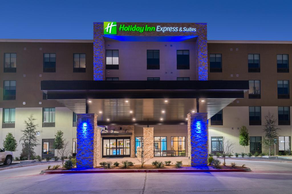 Holiday Inn Express and Suites Fort Worth West